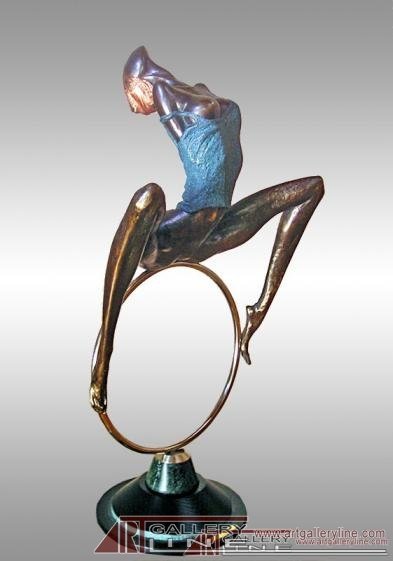 Woman on the Ring 8/9